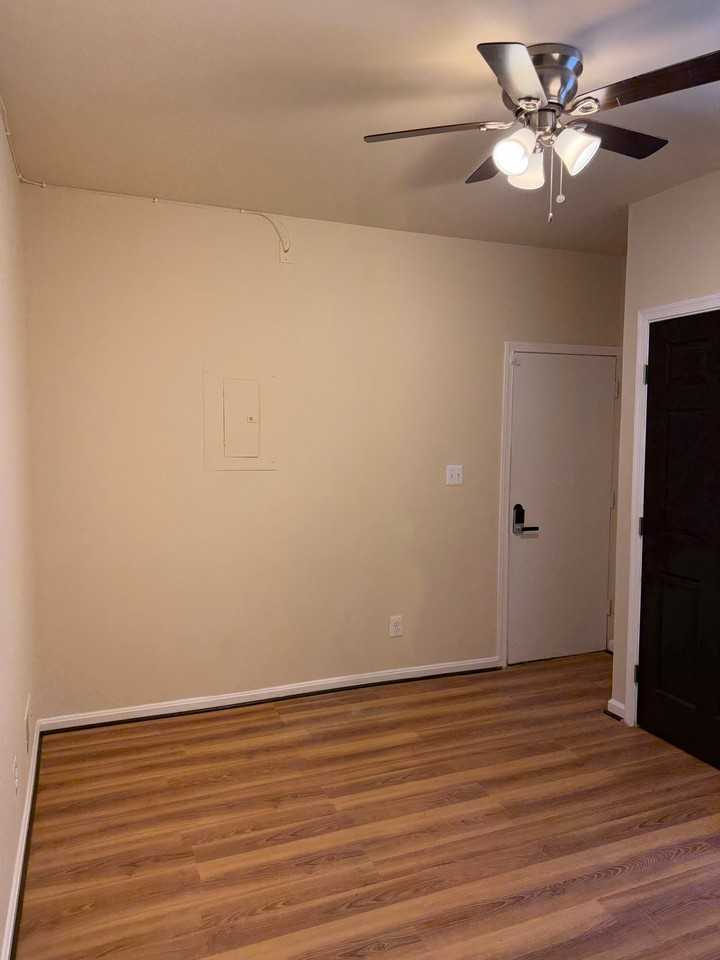 2310 Jefferson St - Photo 5 of 15