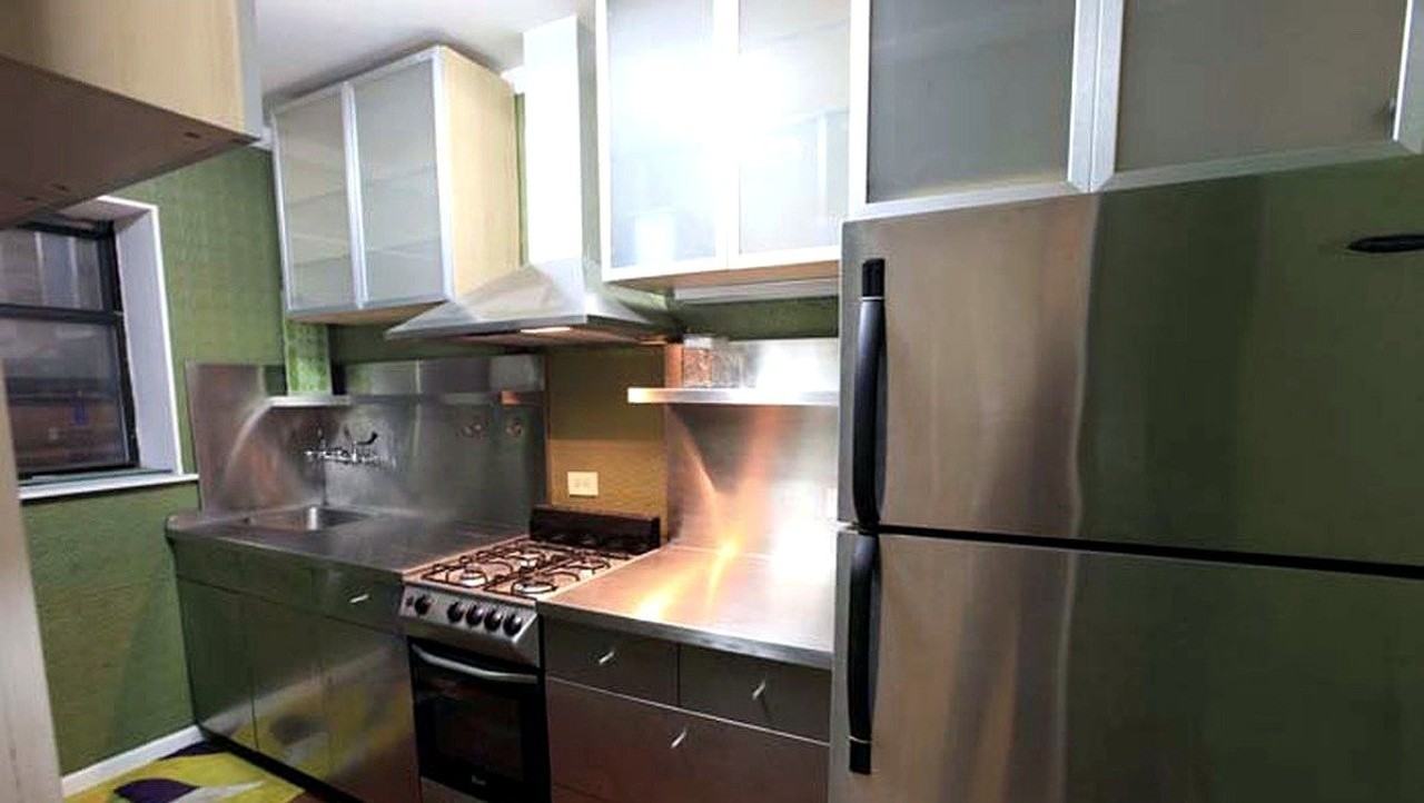 571 Academy St - Photo 3 of 13