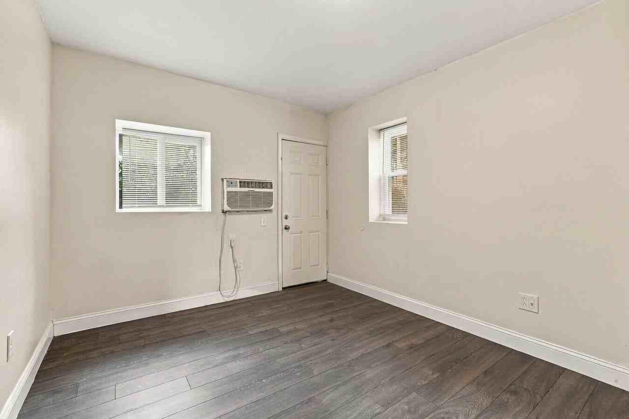 2120 N 8th St #2120N8thST - Photo 6 of 14