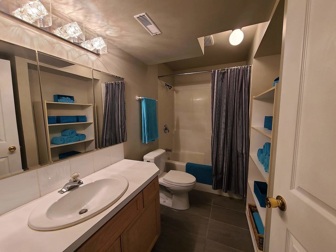 2626 33 St Sw - Photo 3 of 9