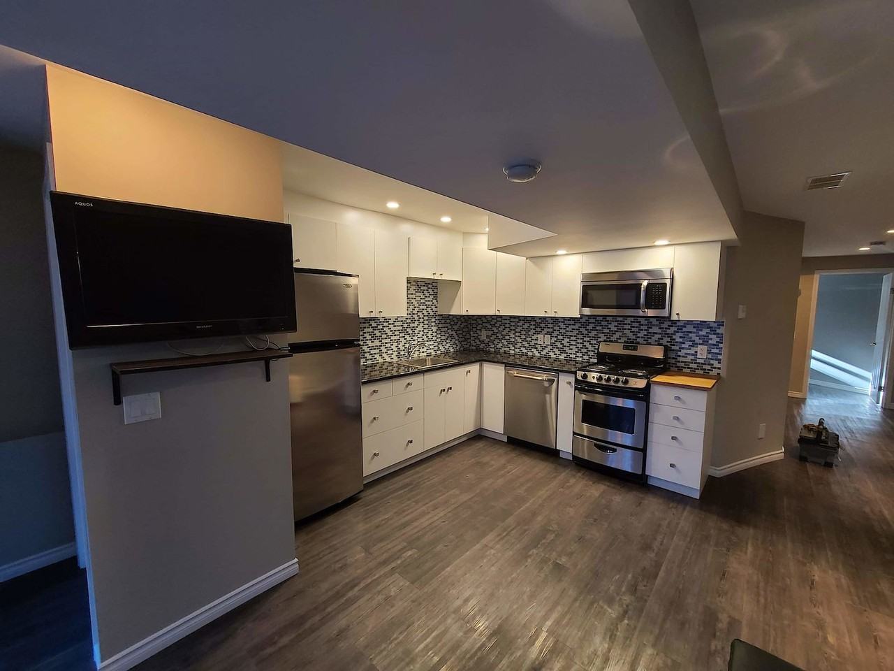 2626 33 St Sw - Photo 6 of 9