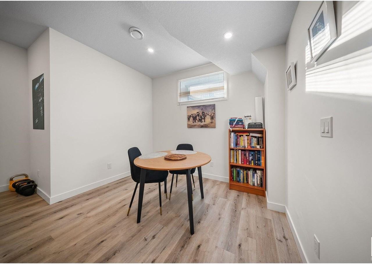 8258 93a Ave Nw - Photo 6 of 10