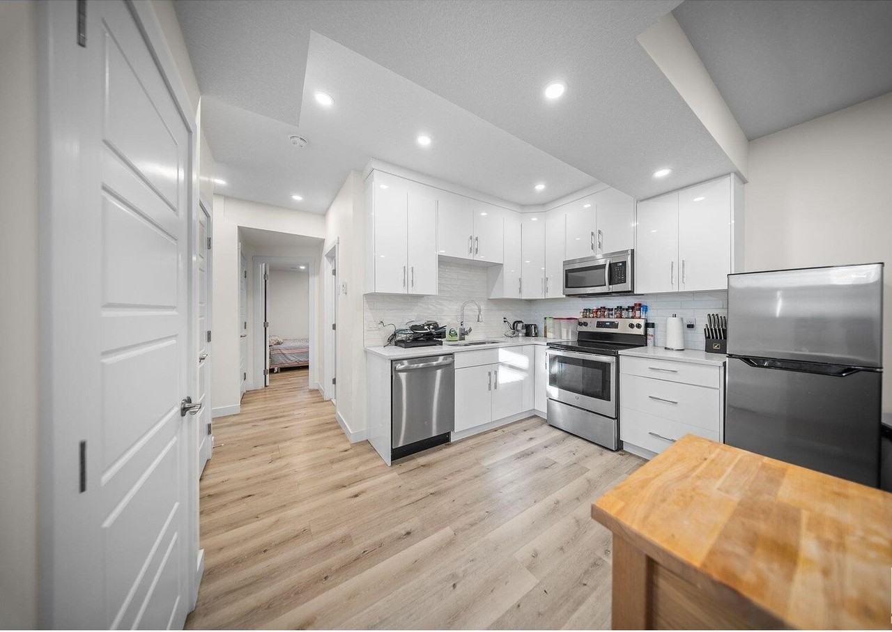 8258 93a Ave Nw - Photo 7 of 10