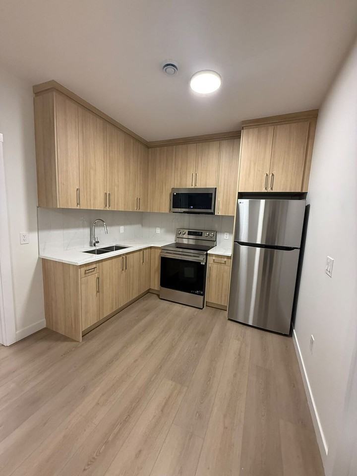 539 10 Ave Ne - Photo 2 of 19