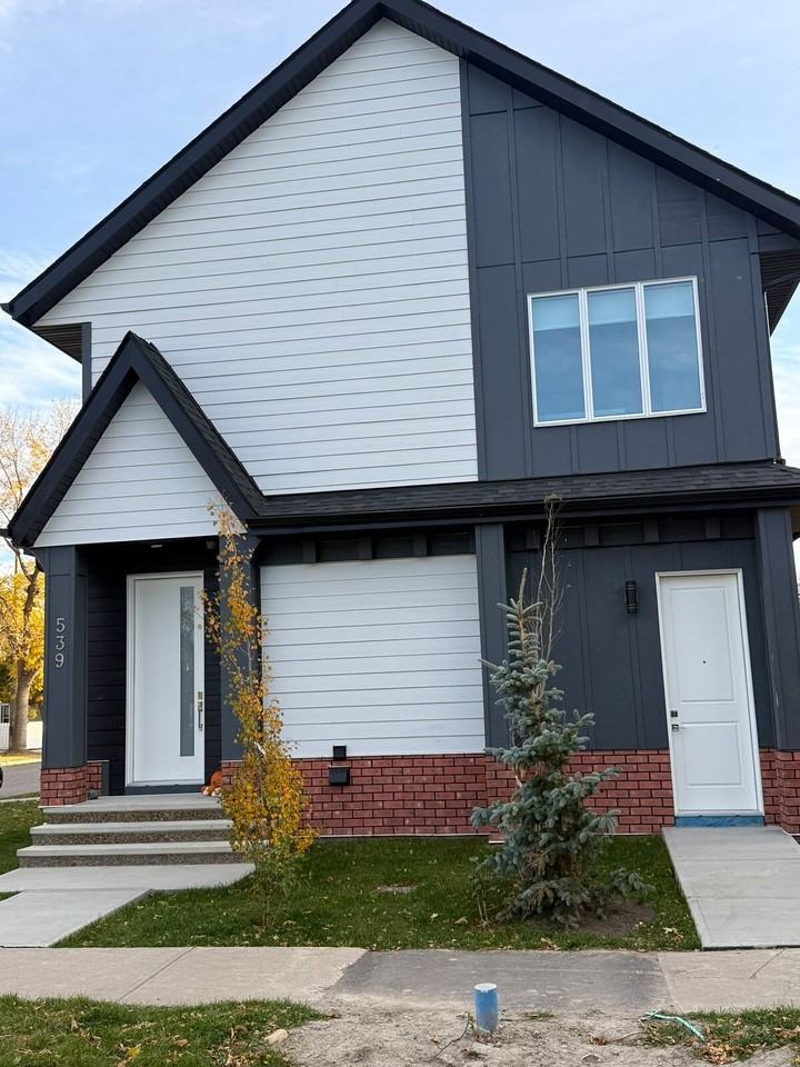 539 10 Ave Ne - Photo 3 of 19