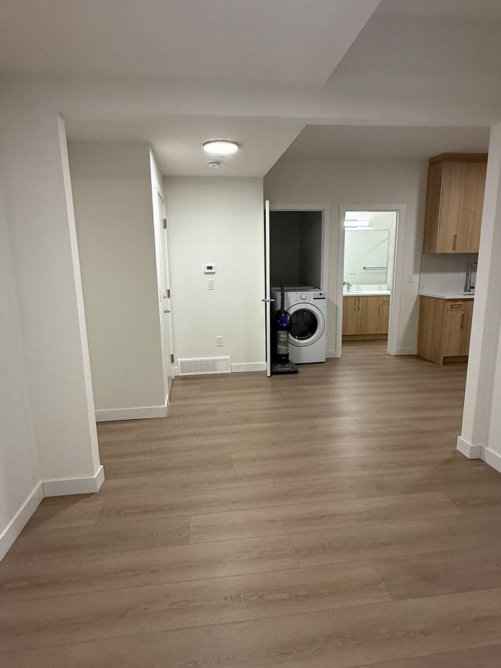 539 10 Ave Ne - Photo 6 of 19