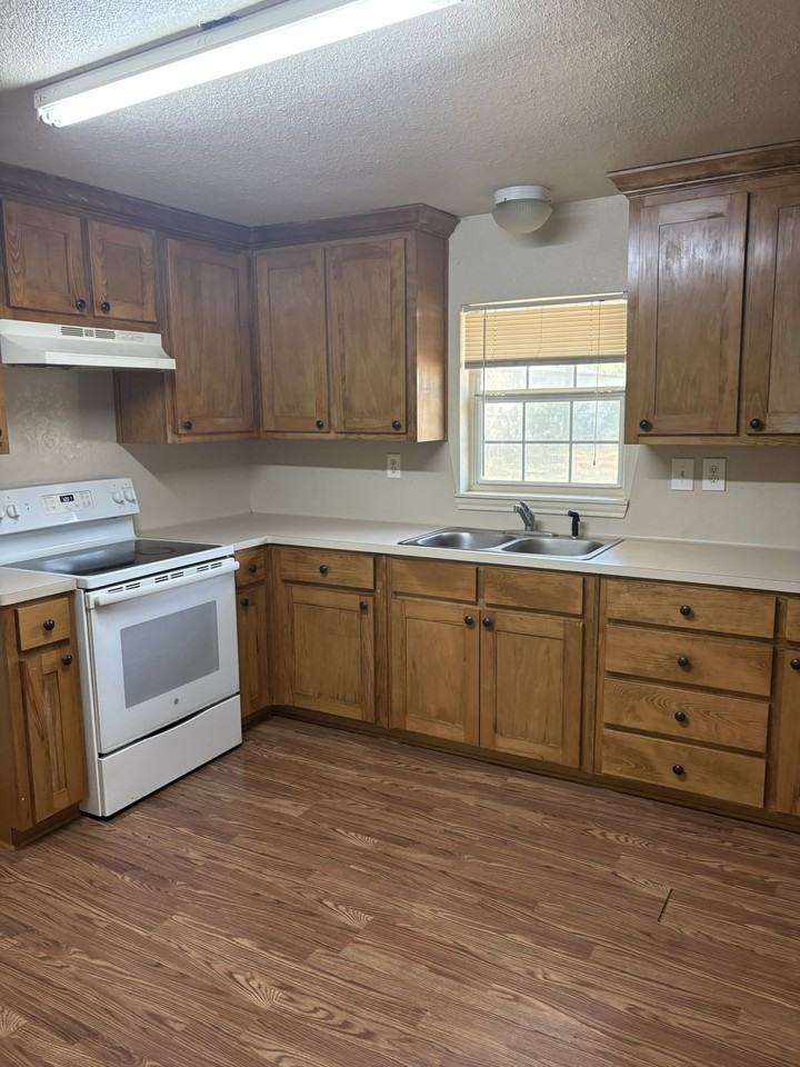 600 N Hill #NA - Photo 3 of 8