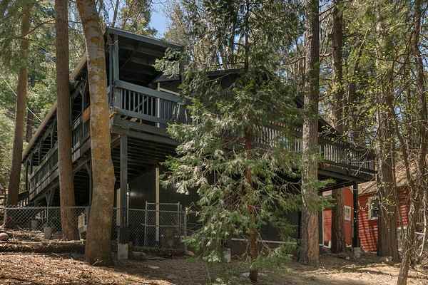 893 Sierra Vista Dr #NA - Photo 3 of 32