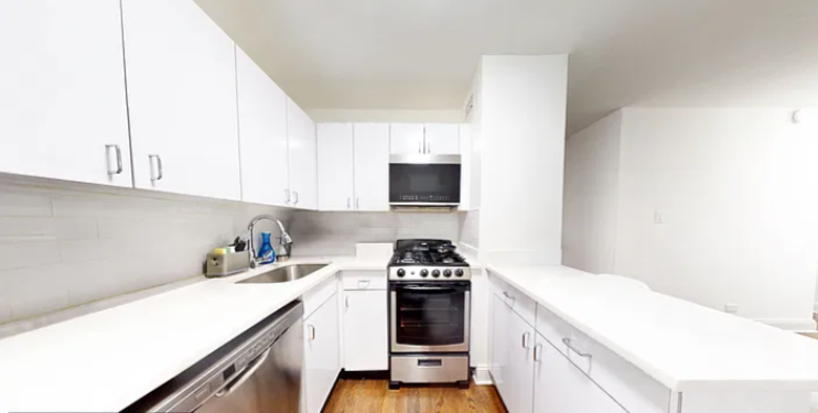 135 E 16th St #2E - Photo 4 of 6