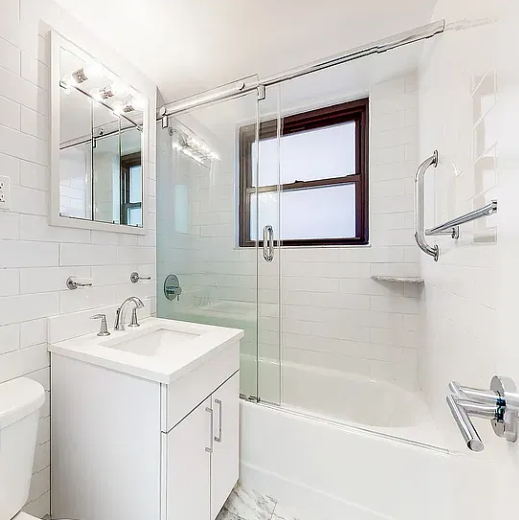 135 E 16th St #2E - Photo 6 of 6