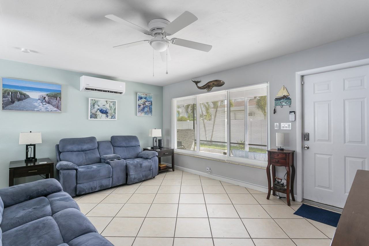 1317 Se 22nd Ave #3 - Photo 4 of 14
