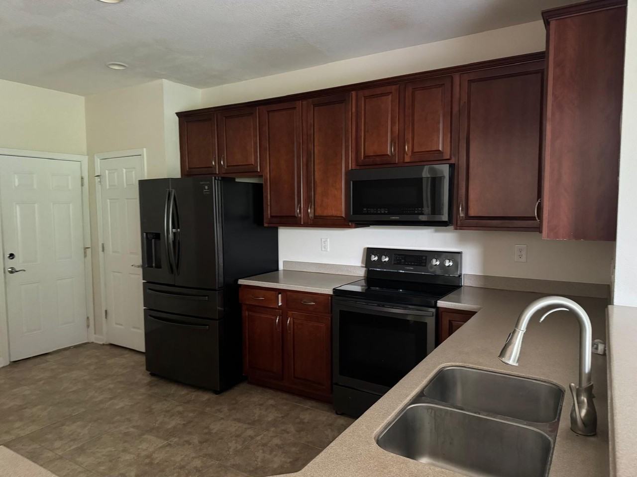 3947 Lionheart Dr #3947 - Photo 6 of 12