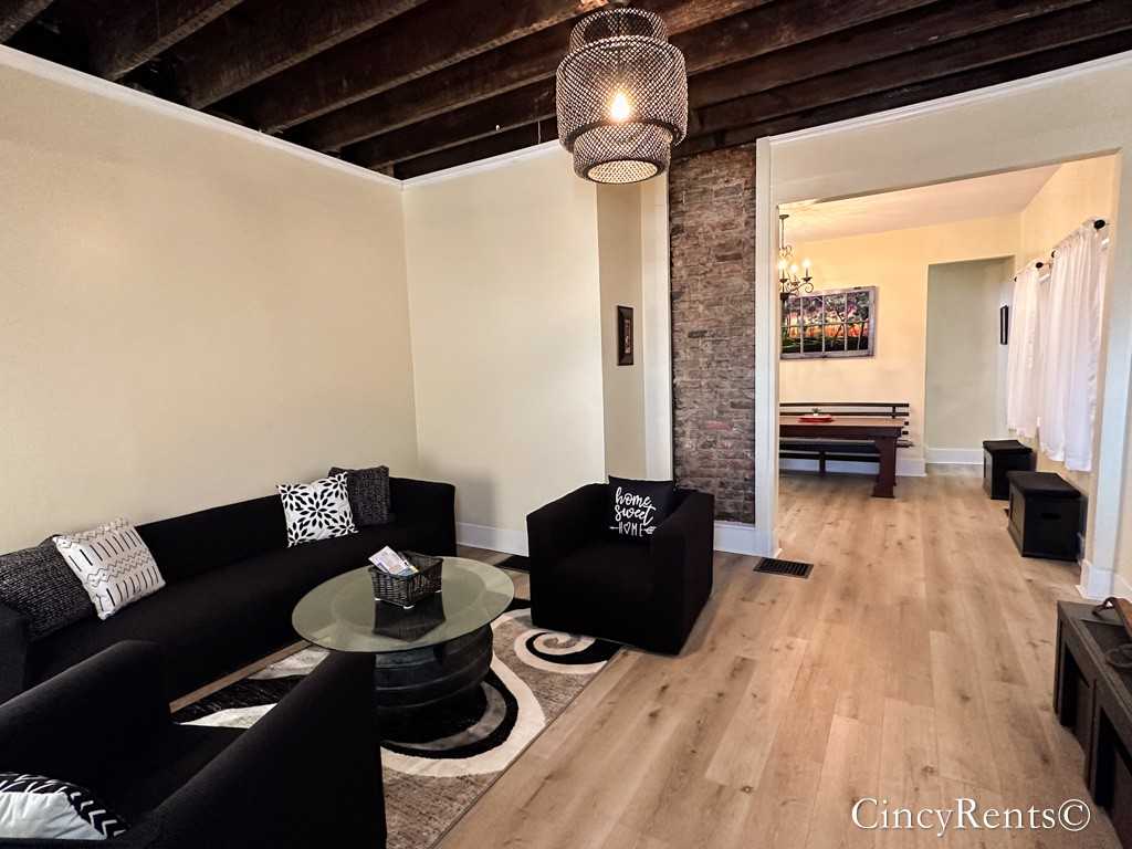 2456 Riverside Dr #NA - Photo 4 of 27