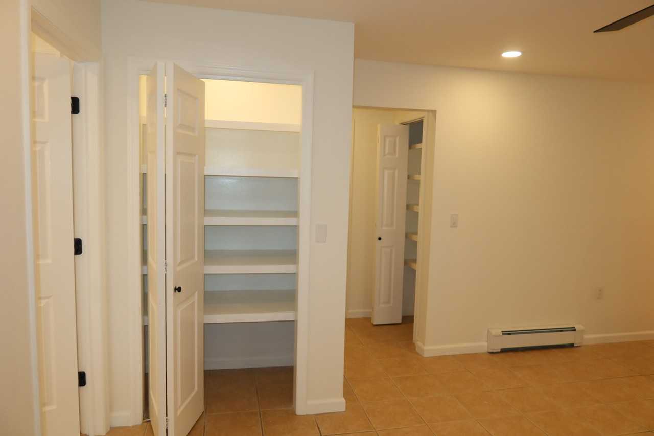 737 10th St - Photo 2 of 10