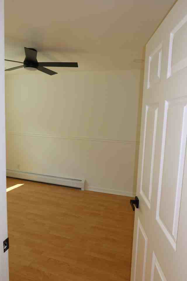 737 10th St - Photo 4 of 10
