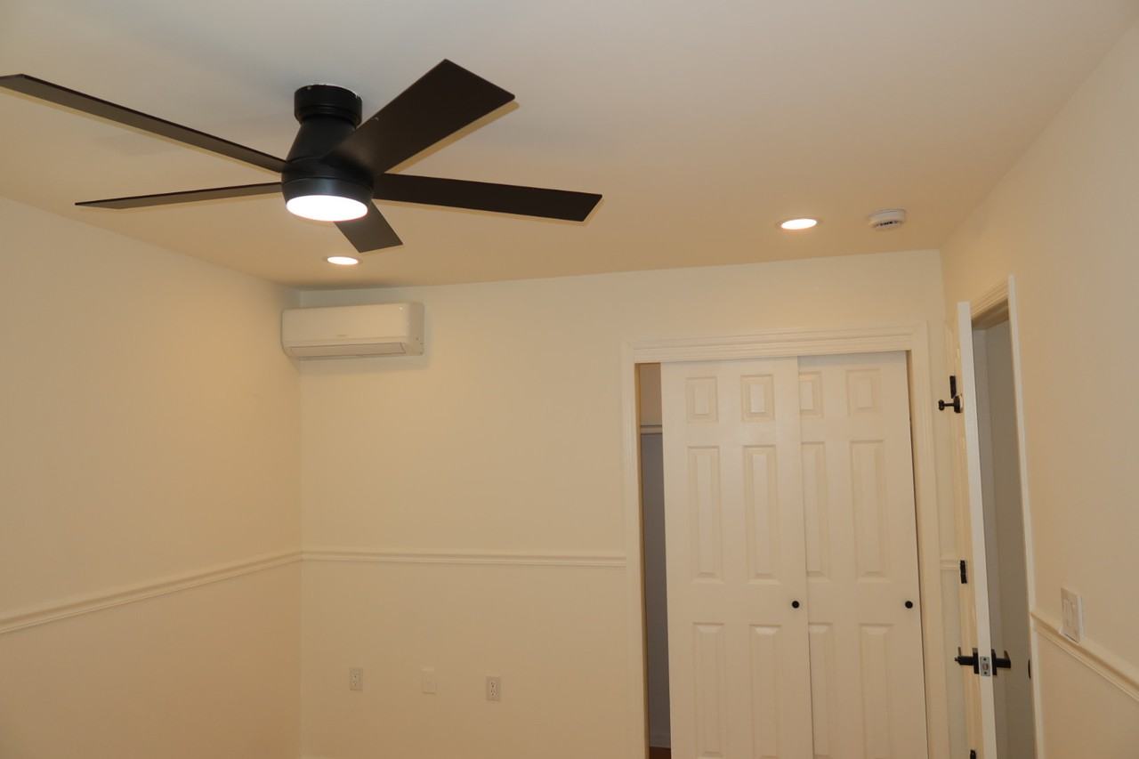 737 10th St - Photo 5 of 10