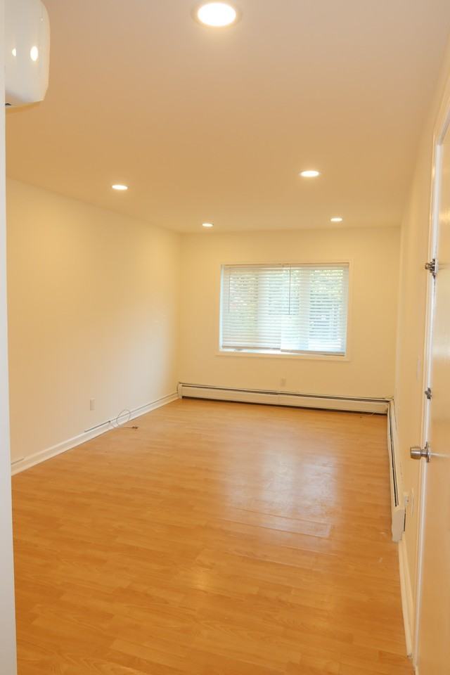 737 10th St - Photo 7 of 10