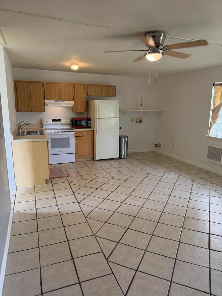 2814 Corrine St #A - Photo 3 of 8