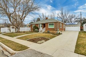 featured image of 2925 S White Cir #NA