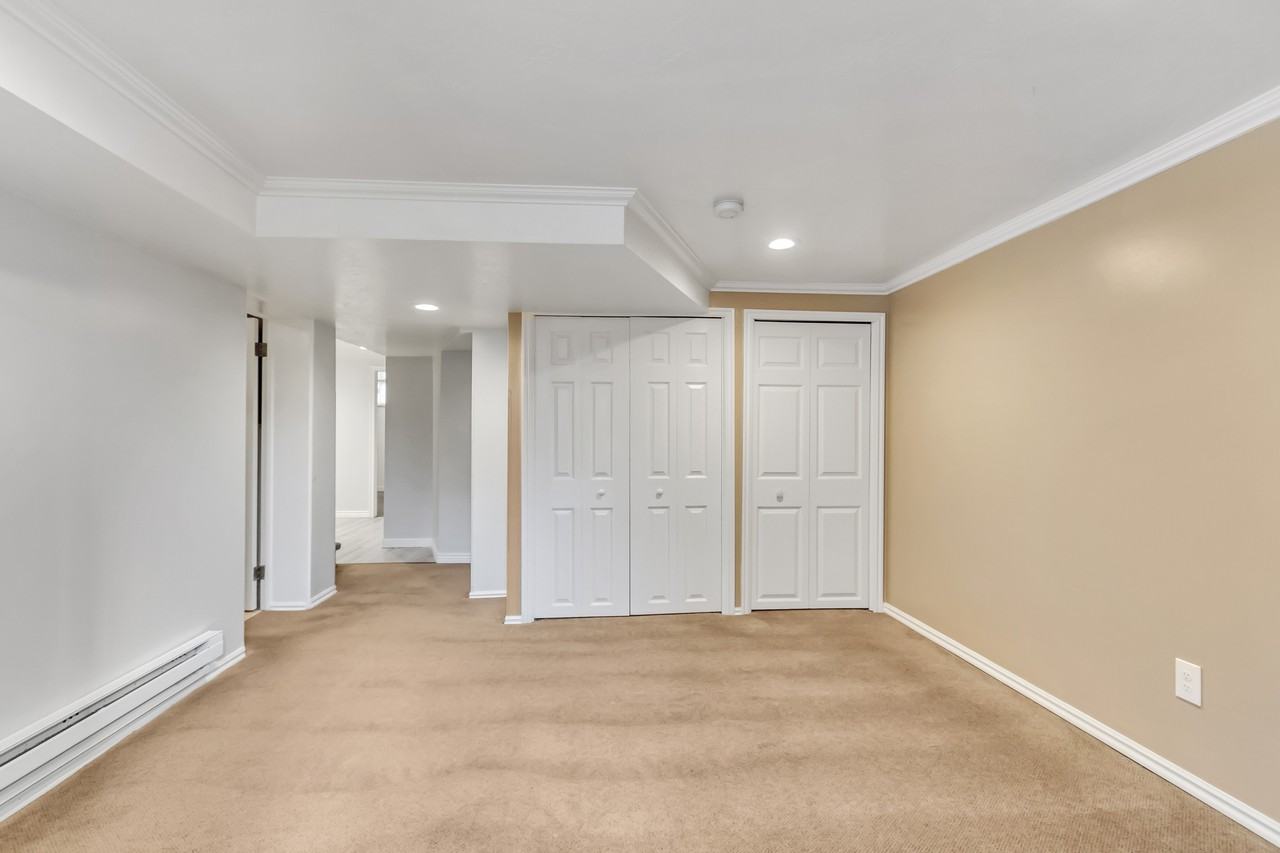 2925 S White Cir #NA - Photo 4 of 16