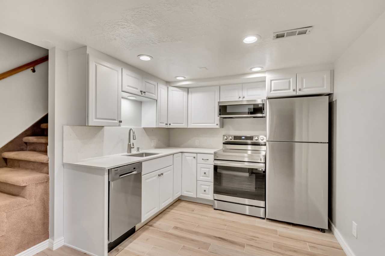 2925 S White Cir #NA - Photo 6 of 16