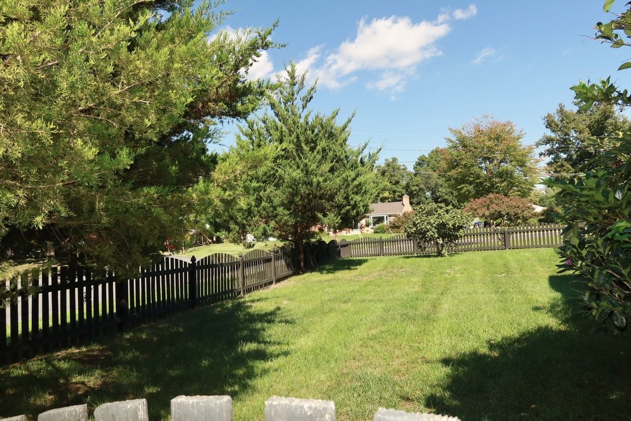 5004 Talbois Pl #NA - Photo 3 of 17