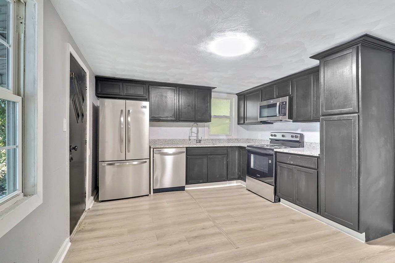 833 Fremont St #1 - Photo 5 of 20