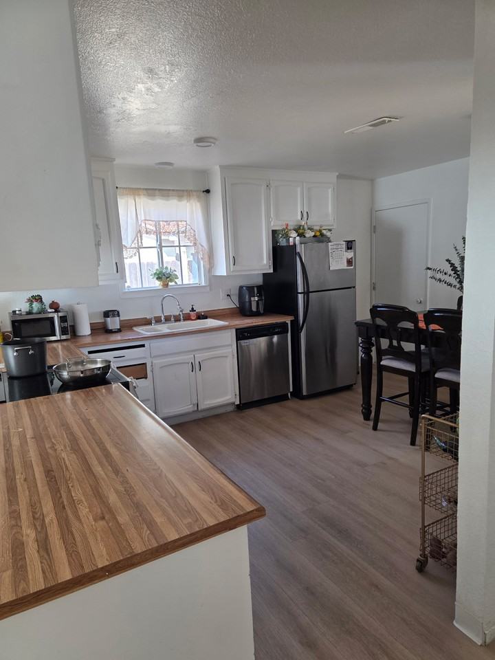 515 N Santa Monica St #NA - Photo 2 of 10