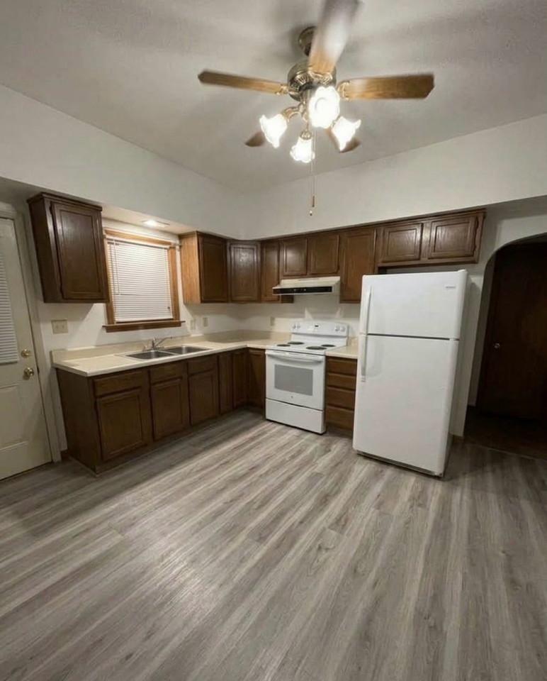 104 Evans St #B - Photo 3 of 21