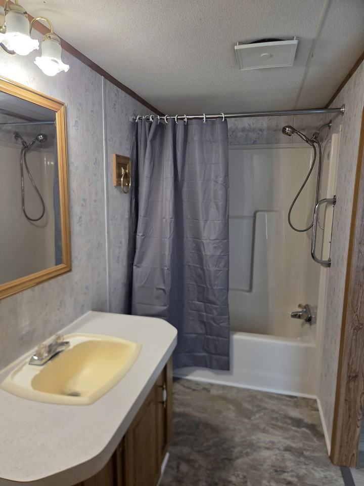 41 Pleasant Dr #1 - Photo 4 of 19