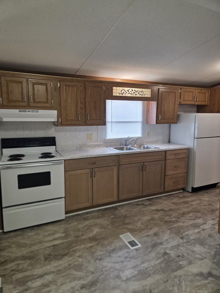 41 Pleasant Dr #NA - Photo 6 of 18