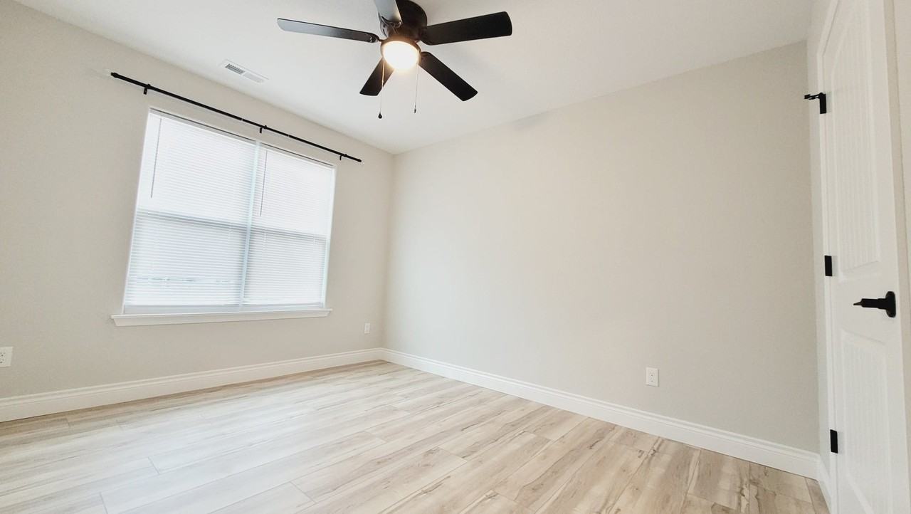 1024 Rex Ave #NONE - Photo 3 of 12