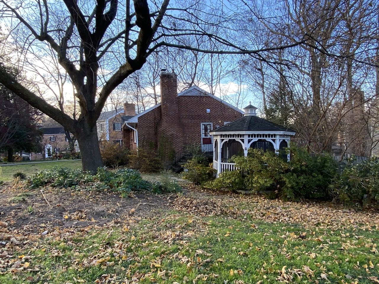 1012 Broadmont Ter #NA - Photo 2 of 37