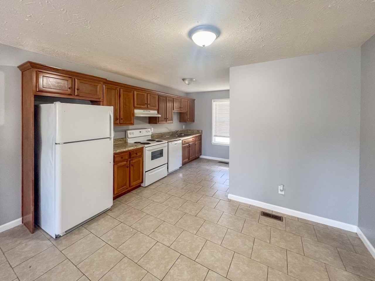 Shirley Lane Apartments - Photo 2 of 18