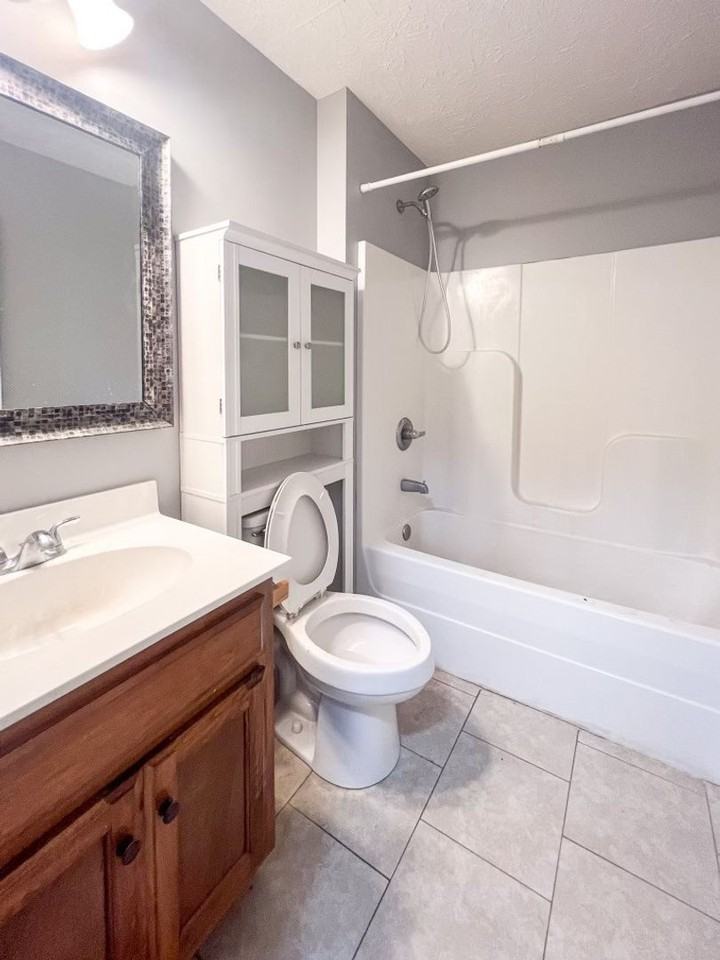 Shirley Lane Apartments - Photo 3 of 18