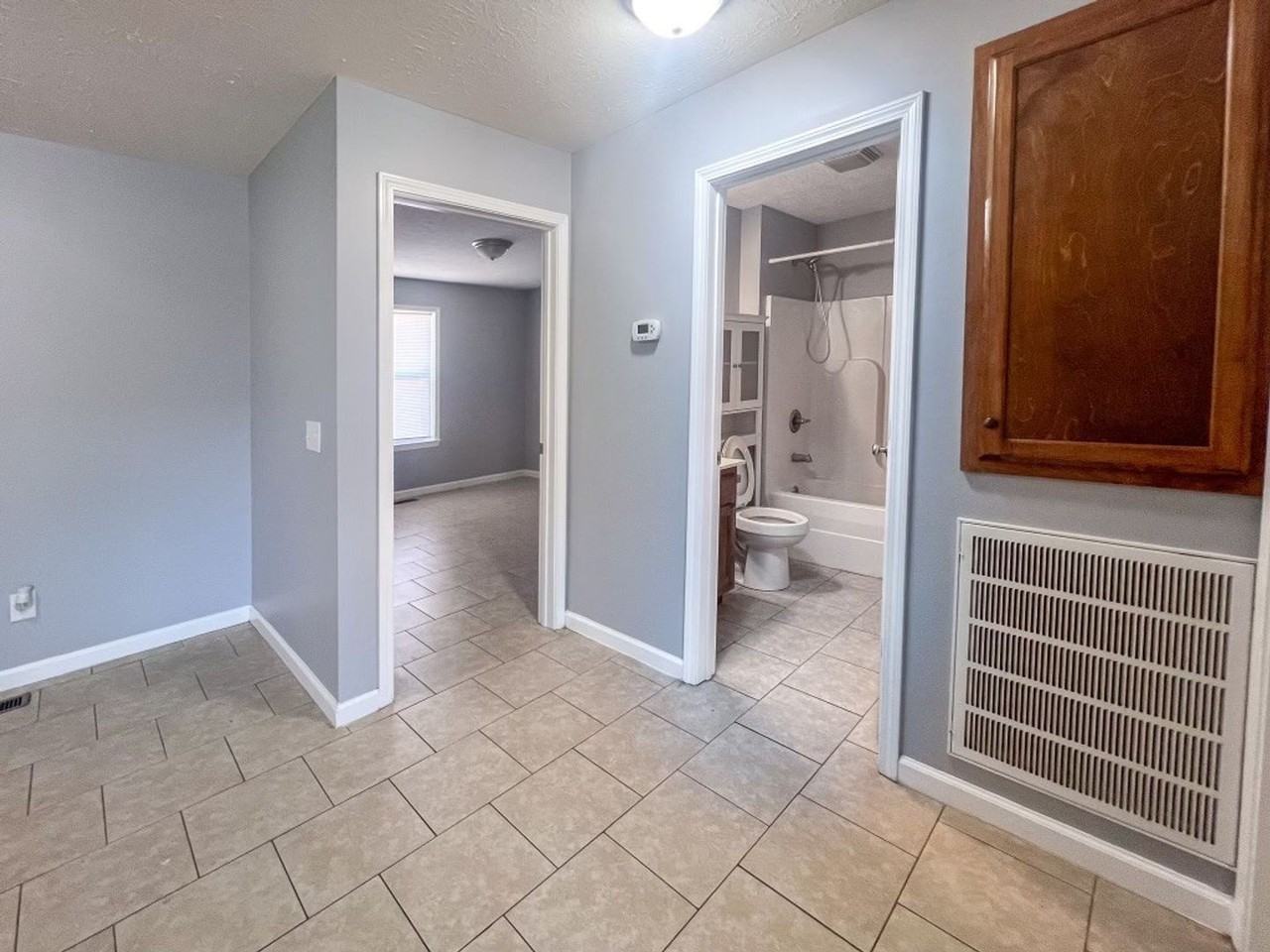 Shirley Lane Apartments - Photo 7 of 18