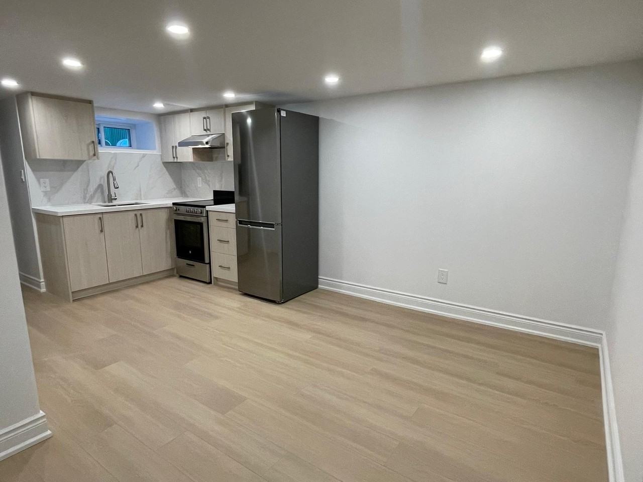 24 Norton Avenue #B - Photo 3 of 13