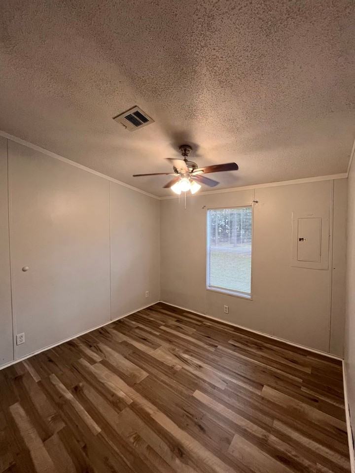 5433 Setter Dr - Photo 4 of 15