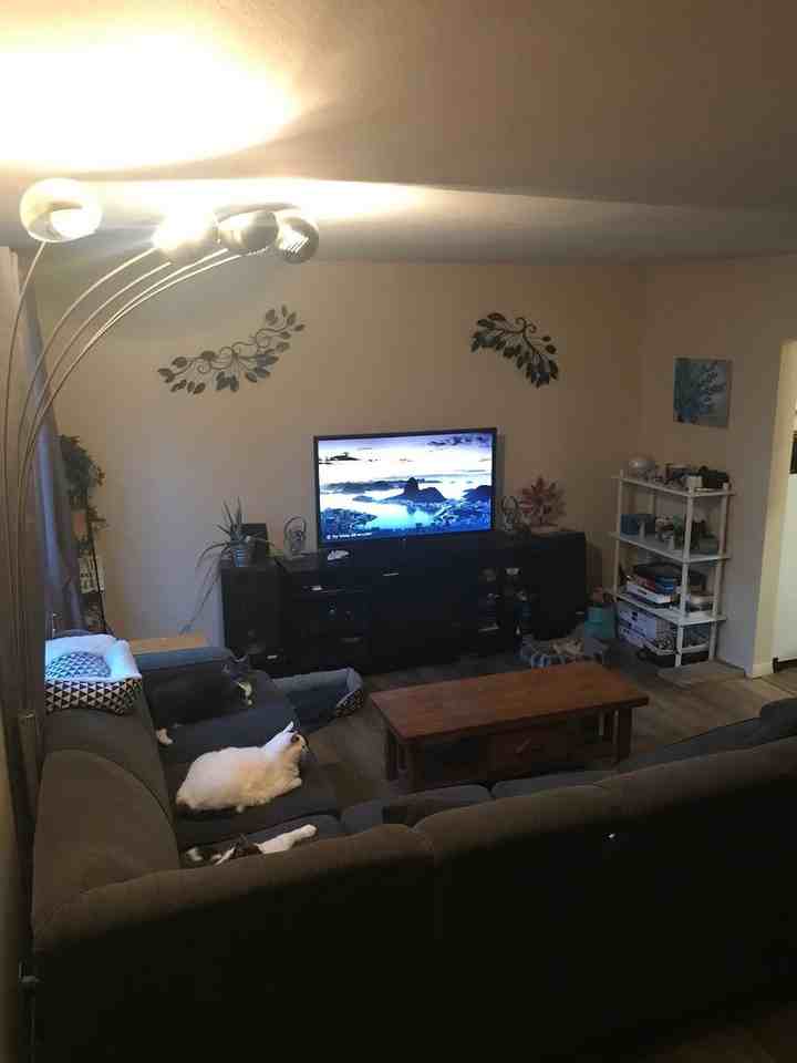 975 Colborne Rd - Photo 2 of 6