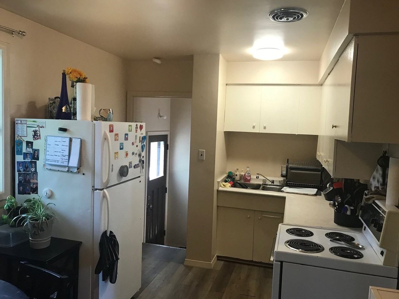 975 Colborne Rd - Photo 3 of 6