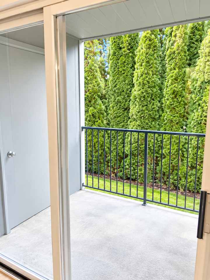 Cascadian East Apartments - Photo 2 of 9