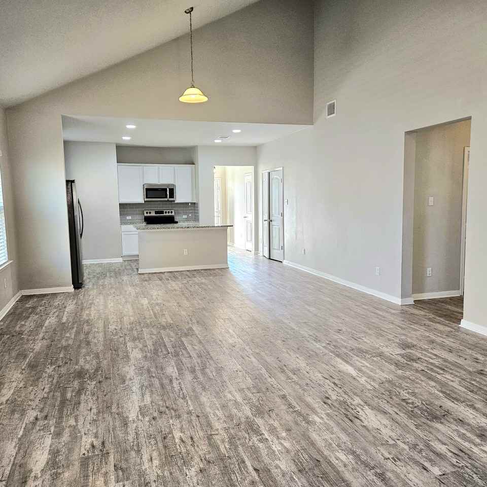613 Donegal Ln #1 - Photo 4 of 10