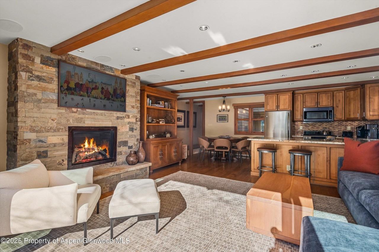 825 E Hopkins Ave #2S - Photo 4 of 28