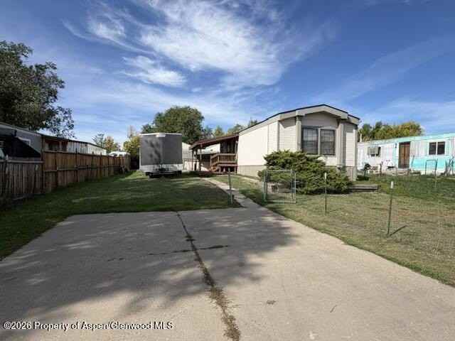 1552 Barclay St - Photo 2 of 5