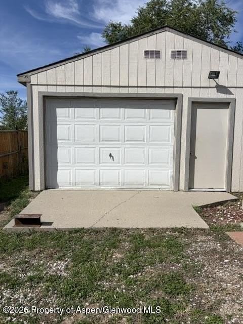 1552 Barclay St - Photo 4 of 5