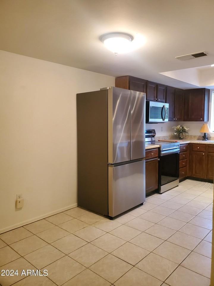 16805 E Ibsen Dr #A - Photo 7 of 20