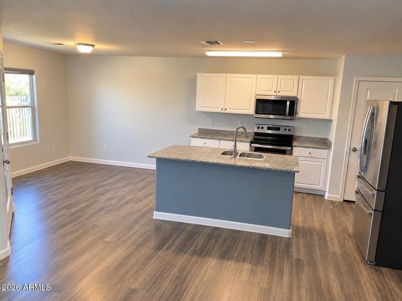 80 W Monte Cristo Dr - Photo 4 of 17