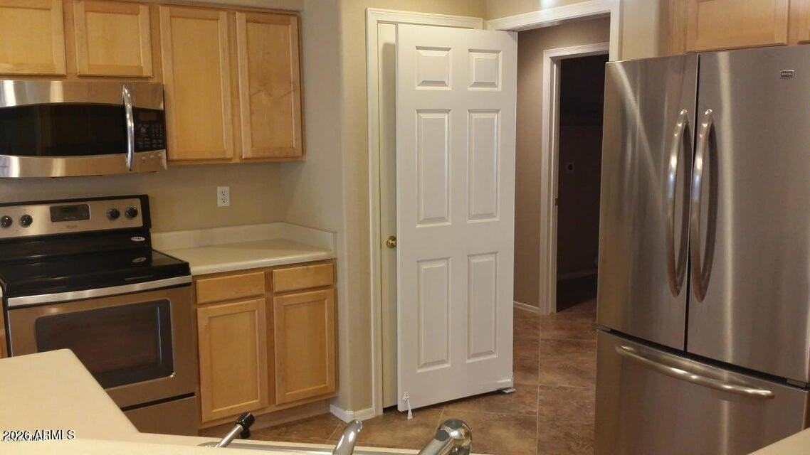 16178 N 158th Dr - Photo 4 of 6