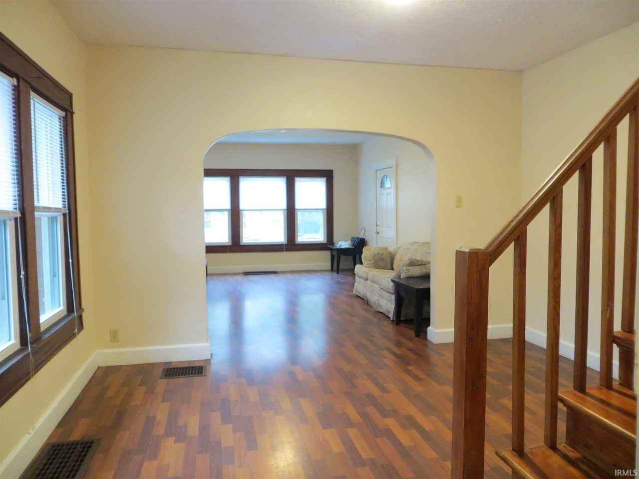 119 S Bryan Ave - Photo 4 of 13