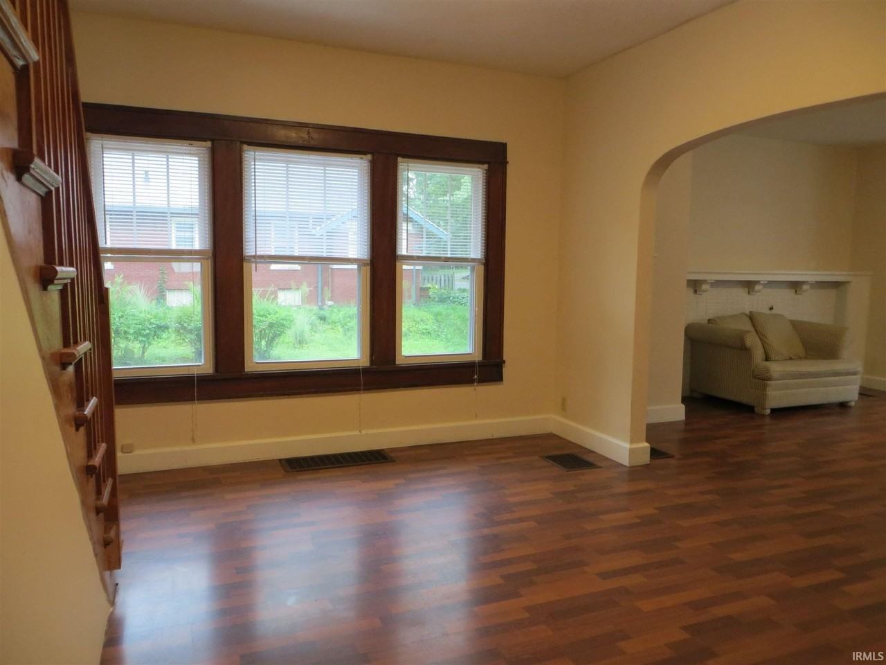 119 S Bryan Ave - Photo 5 of 13